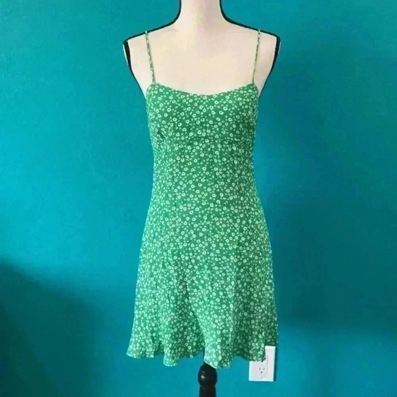 Zara Dresses & Skirts - Zara new with tags green and white floral mini sundress in size small